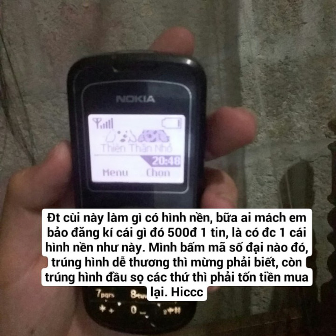Trước khi xài smartphone xoành xoạch, 8X - 9X nào cũng từng một thời dán mắt vào chiếc điện thoại cùi bắp trắng đen Trước khi xài smartphone xoành xoạch, 8X - 9X nào cũng từng một thời dán mắt vào chiếc điện thoại cùi bắp trắng đen
