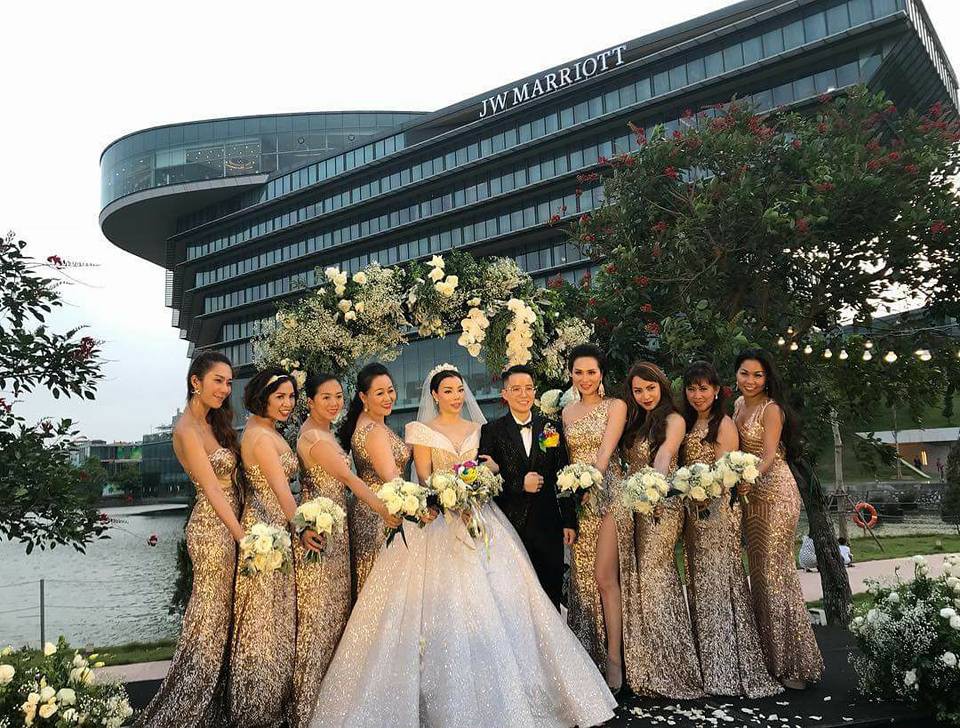 9X chuyển giới Tú Lơ Khơ kết hôn với bạn gái doanh nhân ở không gian tiệc cưới sang trọng bậc nhất Hà Nội