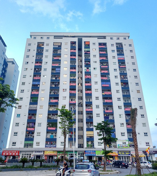 Hà Nội: 9 tòa chung cư tại khu đô thị Thanh Hà treo băng rôn đỏ rực vì hàng nghìn gia đình khốn đốn do nước bẩn