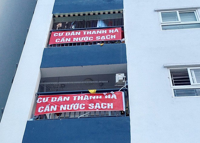 Hà Nội: 9 tòa chung cư tại khu đô thị Thanh Hà treo băng rôn đỏ rực vì hàng nghìn gia đình khốn đốn do nước bẩn
