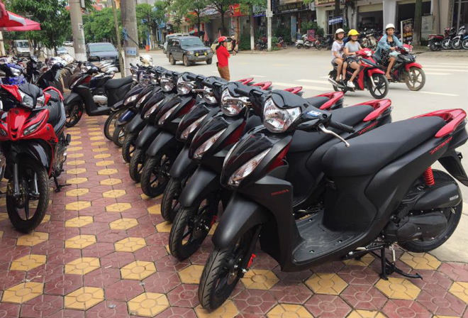 Yamaha Exciter giảm nhẹ, Honda Vision đội giá vẫn đắt khách