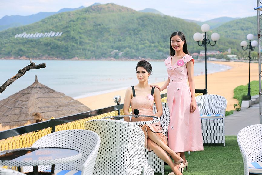 Thí sinh Hoa hậu Việt Nam diện váy gợi cảm, quyến rũ trên bờ biển Thí sinh Hoa hậu Việt Nam diện váy gợi cảm, quyến rũ trên bờ biển