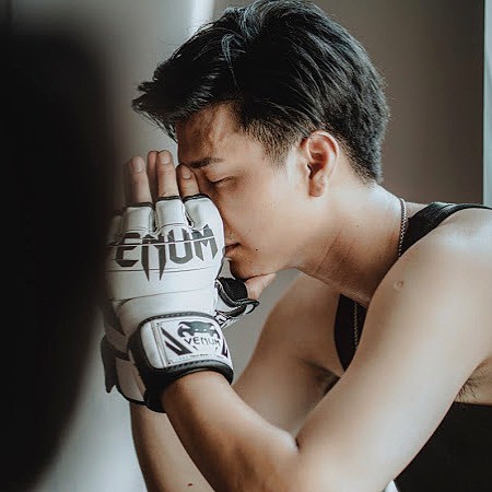 Huỳnh Anh bức xúc vì hụt vai nam chính Hậu Duệ Mặt Trời Huỳnh Anh bức xúc vì hụt vai nam chính Hậu Duệ Mặt Trời