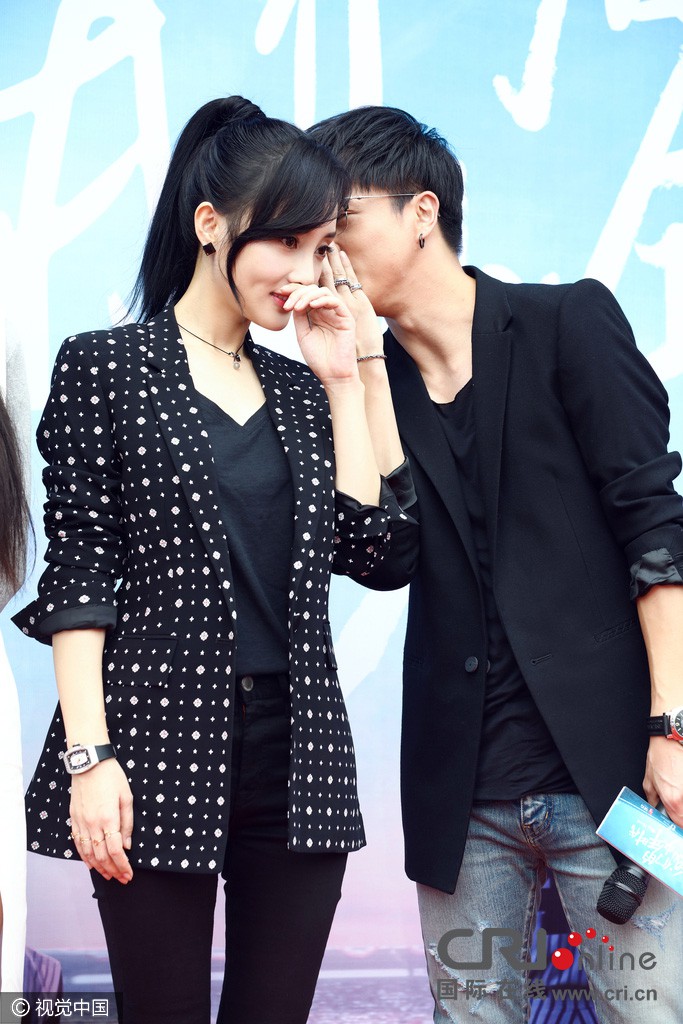 Lý Tiểu Lộ tiếp tục lộ chuyện ngoại tình với ông vua nhạc sến Tiết Chi Khiêm?