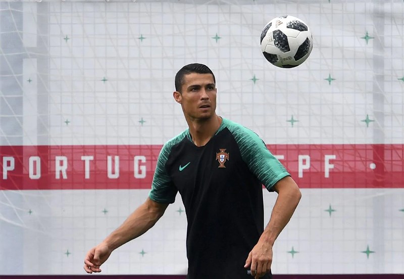 Cựu HLV Nam Định Renard Herve dàn trận ngăn chặn Ronaldo