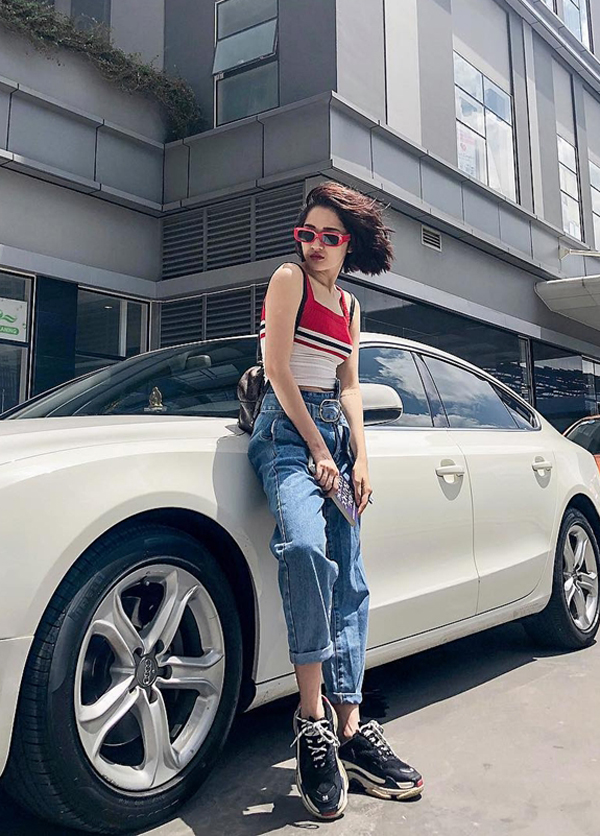 10 cách diện họa tiết kẻ sọc trẻ trung như sao Việt