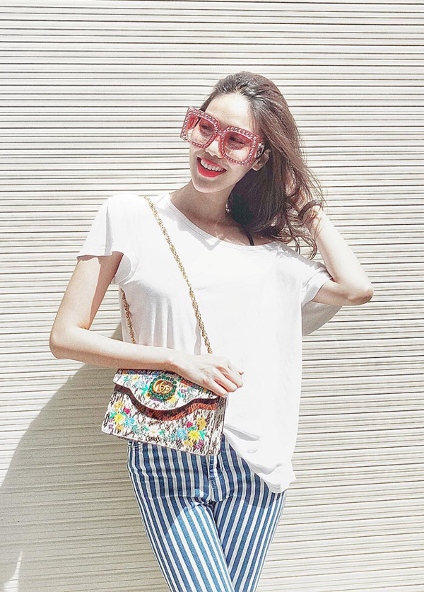 10 cách diện họa tiết kẻ sọc trẻ trung như sao Việt