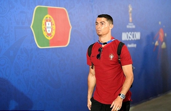 Ronaldo lập công, Bồ Đào Nha tiễn Morocco về nước Ronaldo lập công, Bồ Đào Nha tiễn Morocco về nước