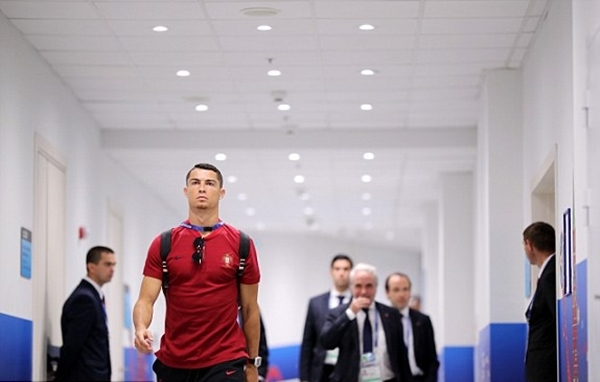 Ronaldo lập công, Bồ Đào Nha tiễn Morocco về nước Ronaldo lập công, Bồ Đào Nha tiễn Morocco về nước