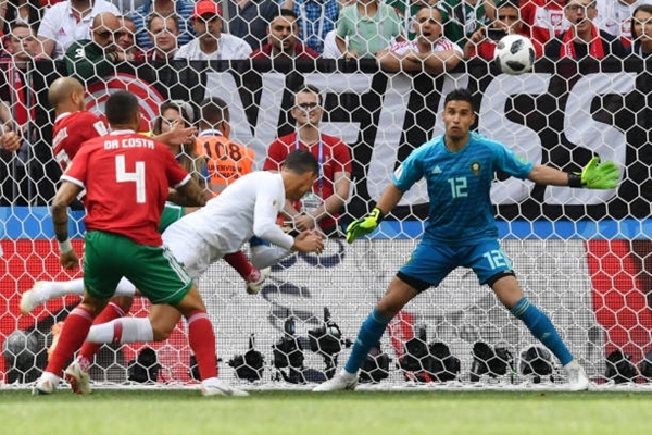Ronaldo lập công, Bồ Đào Nha tiễn Morocco về nước Ronaldo lập công, Bồ Đào Nha tiễn Morocco về nước
