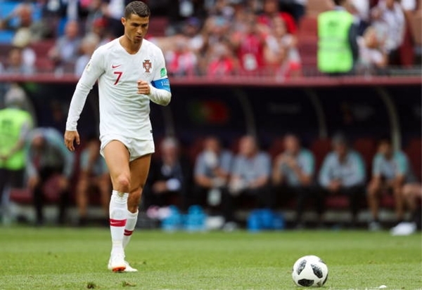 Ronaldo lập công, Bồ Đào Nha tiễn Morocco về nước Ronaldo lập công, Bồ Đào Nha tiễn Morocco về nước