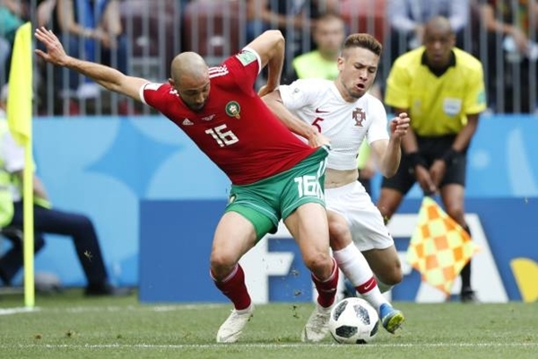 Ronaldo lập công, Bồ Đào Nha tiễn Morocco về nước