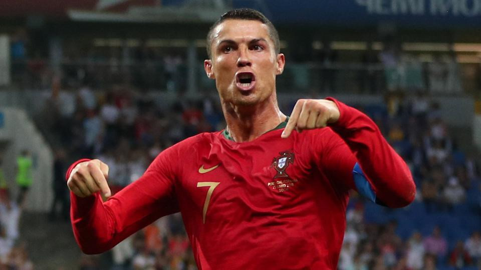 Bồ Đào Nha gặp Morocco và ‘cơn điên’ của Ronaldo