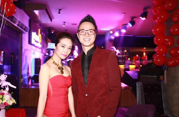 Bạn gái yêu 19 năm chưa cưới của Nhật Tinh Anh: Mê tốc độ, át vía bạn trai