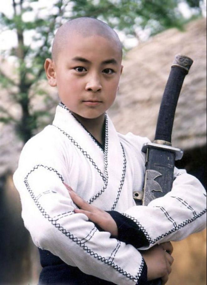 Thích Tiểu Long: Cậu bé vàng từng rất được yêu thích và hành trình tìm lại hình ảnh tuổi 30