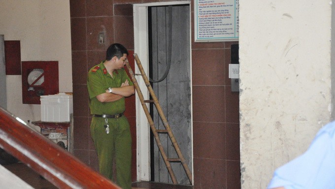 Thang máy gặp sự cố, một công nhân rơi từ tầng 5 tử vong