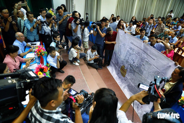 Bí thư Nguyễn Thiện Nhân gặp người dân Thủ Thiêm như đã hứa