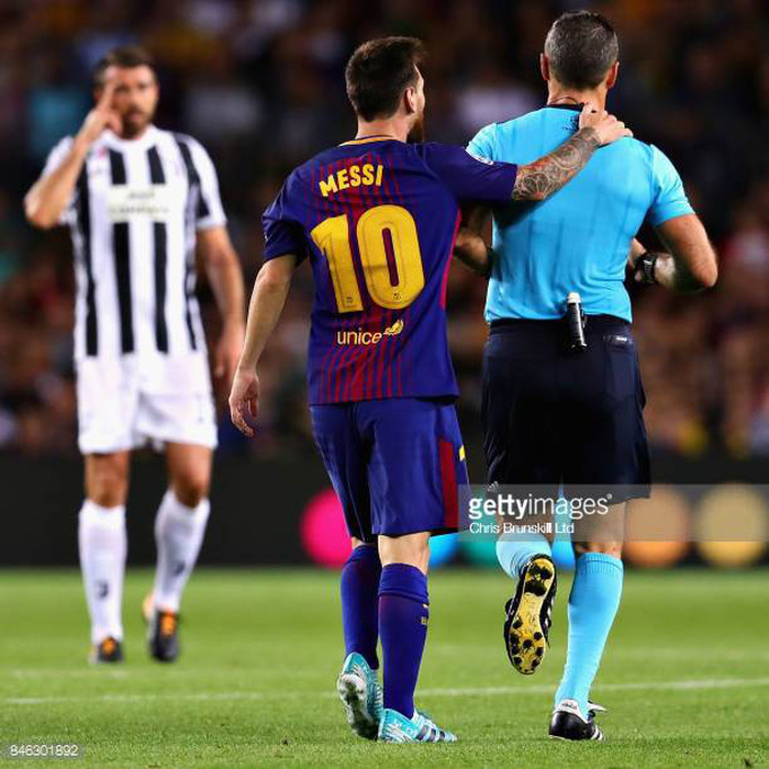 Lục tung hồ sơ trọng tài đẹp trai phạt thẻ đỏ Colombia ngay phút thứ 3