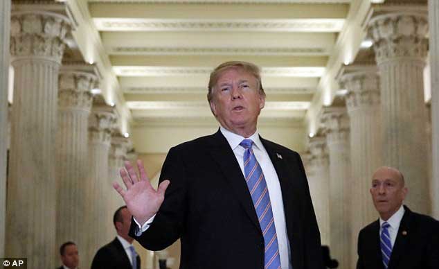 Mỹ truy lùng toàn cầu nữ thực tập sinh mắng ông Trump