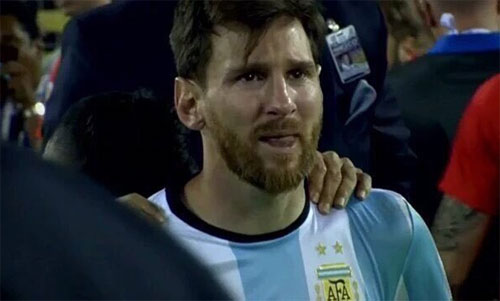 Mẹ Messi: Con trai tôi khóc nhiều lần sau khi chơi cho Argentina