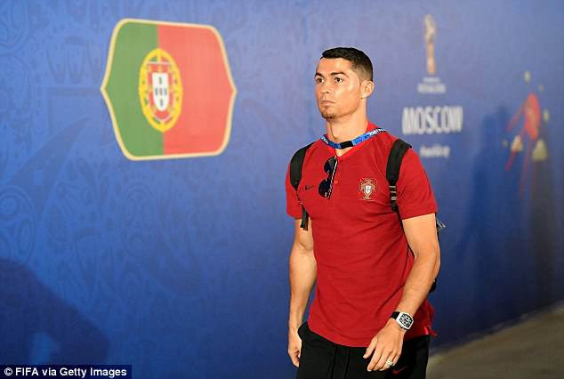 Ronaldo lý giải nguyên nhân nuôi râu tại World Cup
