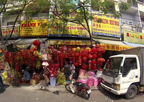 Nhà 5 tầng ở trung tâm Sài Gòn cháy ngùn ngụt