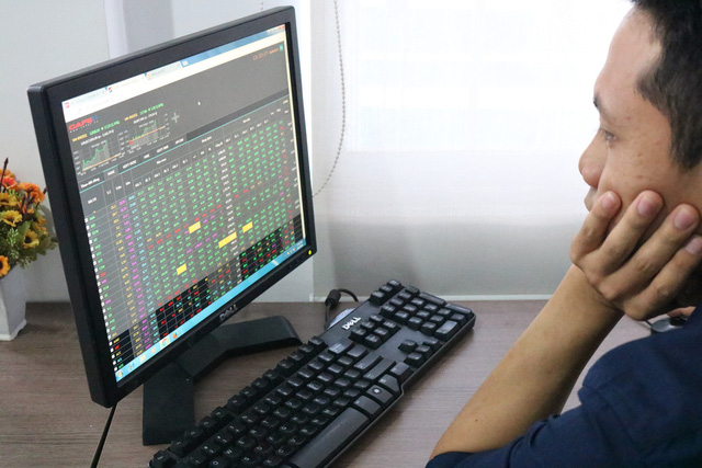 Mua cổ phiếu HDBank bất thành, Petechim chuyển sang Vietjet