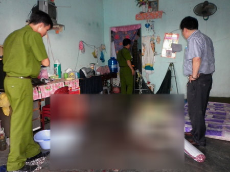 Truy bắt người chồng dùng dao đâm vợ rồi bỏ trốn