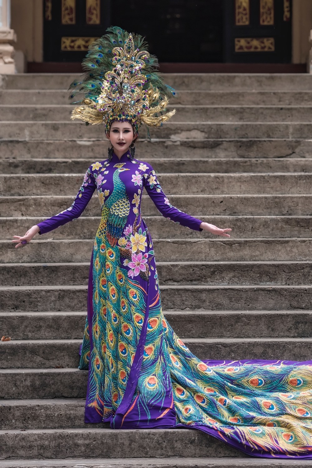 Đại diện Việt Nam mang áo dài và hình ảnh chim khổng tước đến Hoa hậu Châu Á Thế giới 2018 Đại diện Việt Nam mang áo dài và hình ảnh chim khổng tước đến Hoa hậu Châu Á Thế giới 2018