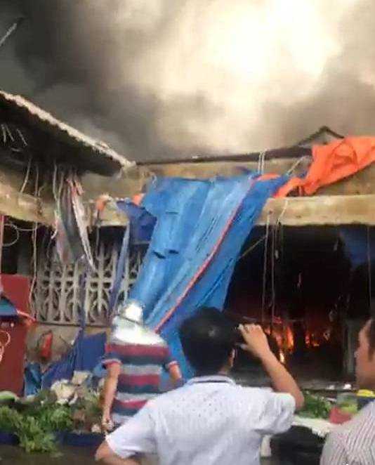 Hà Nội: Cảnh hoang tàn sau vụ cháy chợ Sóc Sơn khiến nhiều tiểu thương trắng tay