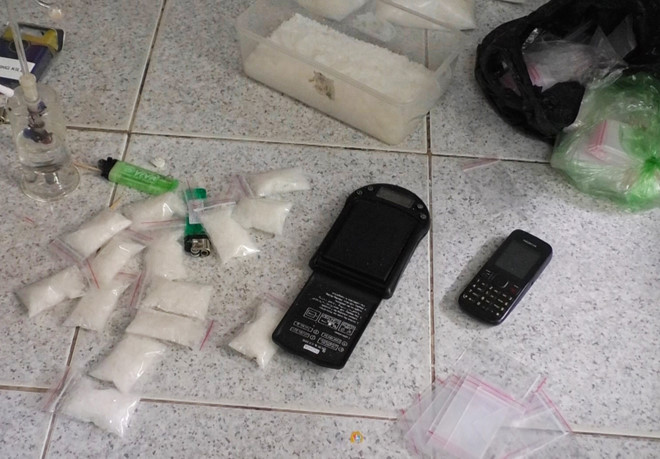 Trinh sát phá cửa khống chế 9X chuyên bán ma túy đá