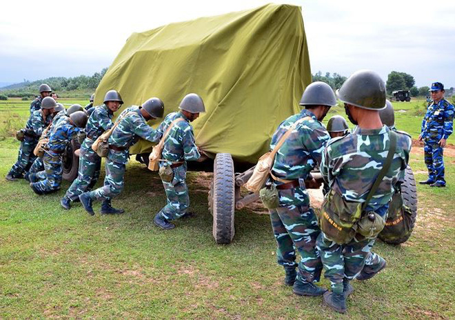 Pháo phòng không phô diễn hỏa lực tại trường bắn TB-1
