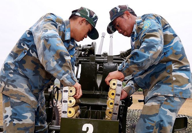 Pháo phòng không phô diễn hỏa lực tại trường bắn TB-1