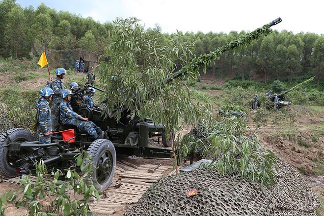 Pháo phòng không phô diễn hỏa lực tại trường bắn TB-1