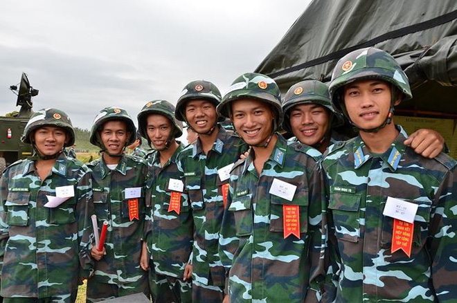 Pháo phòng không phô diễn hỏa lực tại trường bắn TB-1