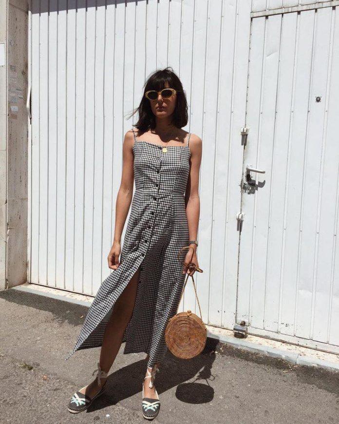 Angela Phương Trinh nổi bật dưới nắng hè cùng chiếc túi ngộ nghĩnh