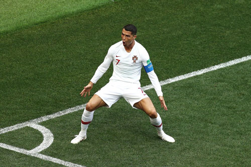 Xé lưới Morocco, Ronaldo thiết lập 2 kỷ lục mới