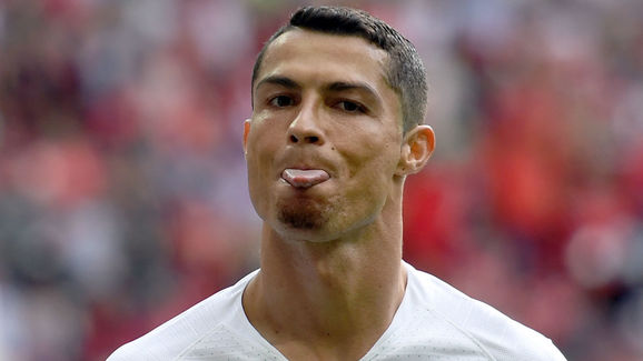 Ronaldo tiết lộ bùa may giúp ghi bàn không ngừng nghỉ Ronaldo tiết lộ bùa may giúp ghi bàn không ngừng nghỉ