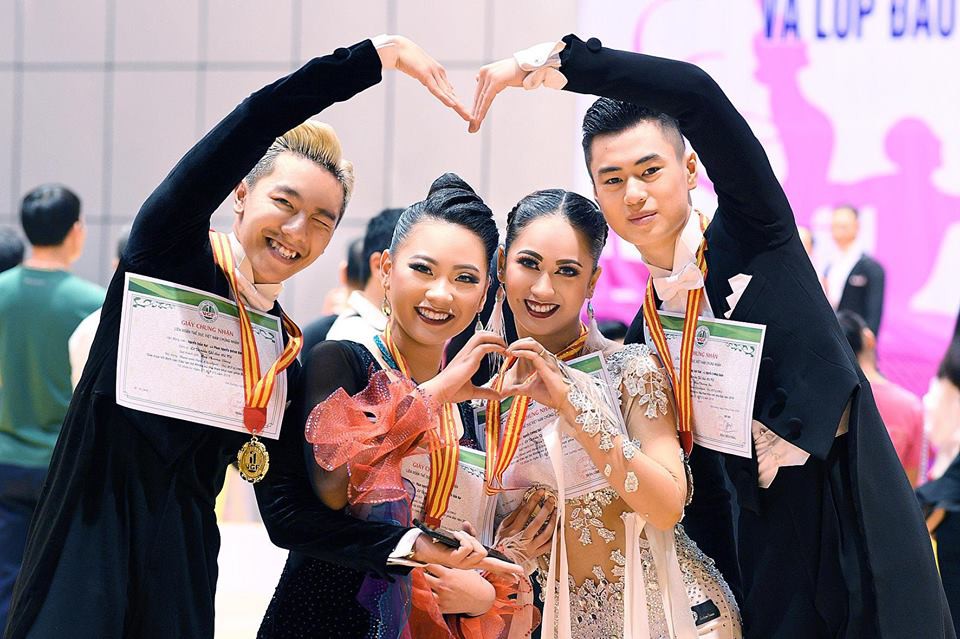 Kiện tướng dancesport xinh đẹp được lòng fan bóng đá khi bình luận World Cup trên sóng truyền hình