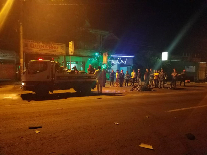 Hai xe máy đấu đầu, 2 người chết tại chỗ