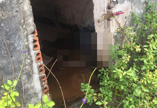 Thi thể người đàn ông phân hủy trong nhà bỏ hoang