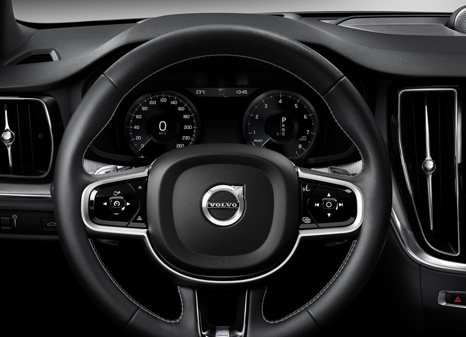 Volvo S60 2019 giá từ 35.800 USD, đối thủ của Mercedes C-Class