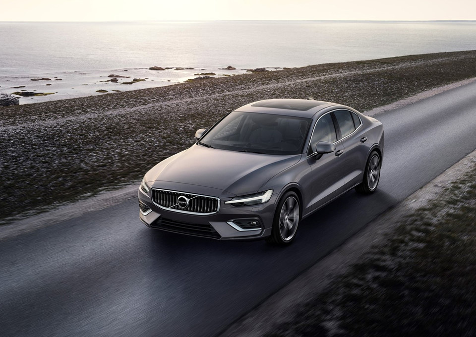 Volvo S60 2019 giá từ 35.800 USD, đối thủ của Mercedes C-Class