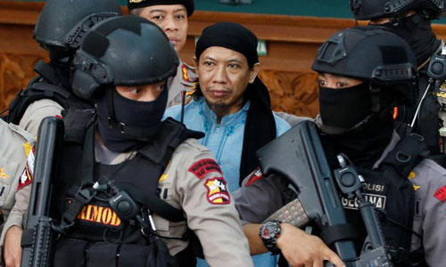 Indonesia tuyên tử hình giáo sĩ chủ mưu loạt vụ đánh bom tự sát