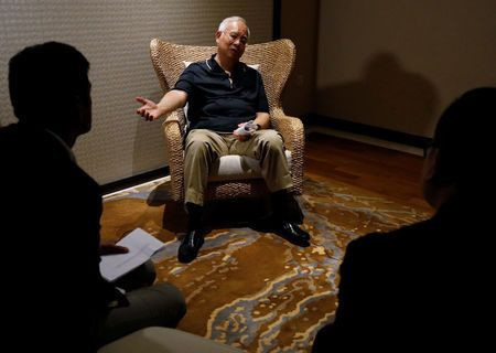 Mahathir: Chữ ký của cựu thủ tướng ở trên mọi văn bản 1MDB