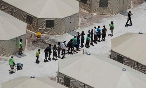 Mỹ biến căn cứ quân sự thành nơi ở cho 20.000 trẻ nhập cư