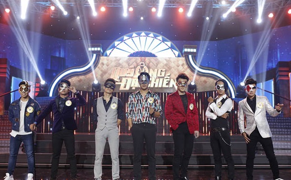 Quý ông đại chiến tập 8: Hoàng Thùy để lộ bí mật vì mê trai