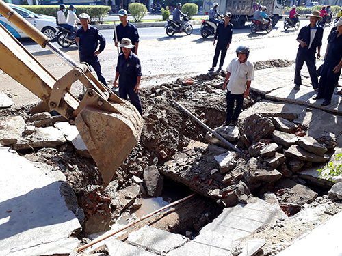 Hố tử thần rộng hơn chục mét ở Nha Trang