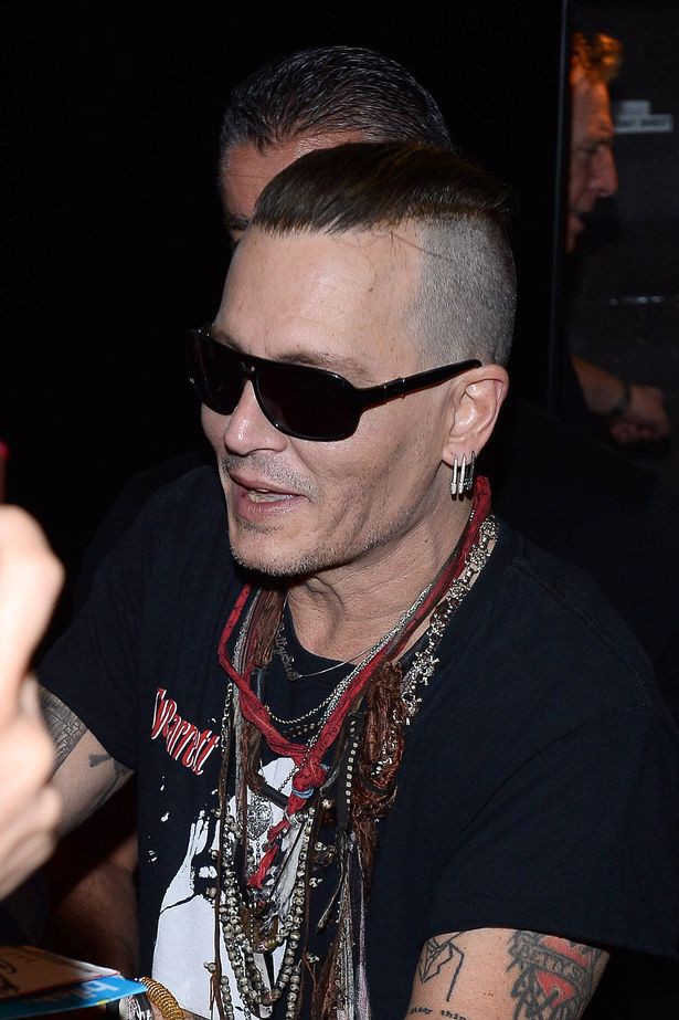 Johnny Depp gây sốc khi tiết lộ cuộc sống nghiện ngập sau ly hôn Amber, bỏ hơn 680 triệu mỗi tháng mua rượu