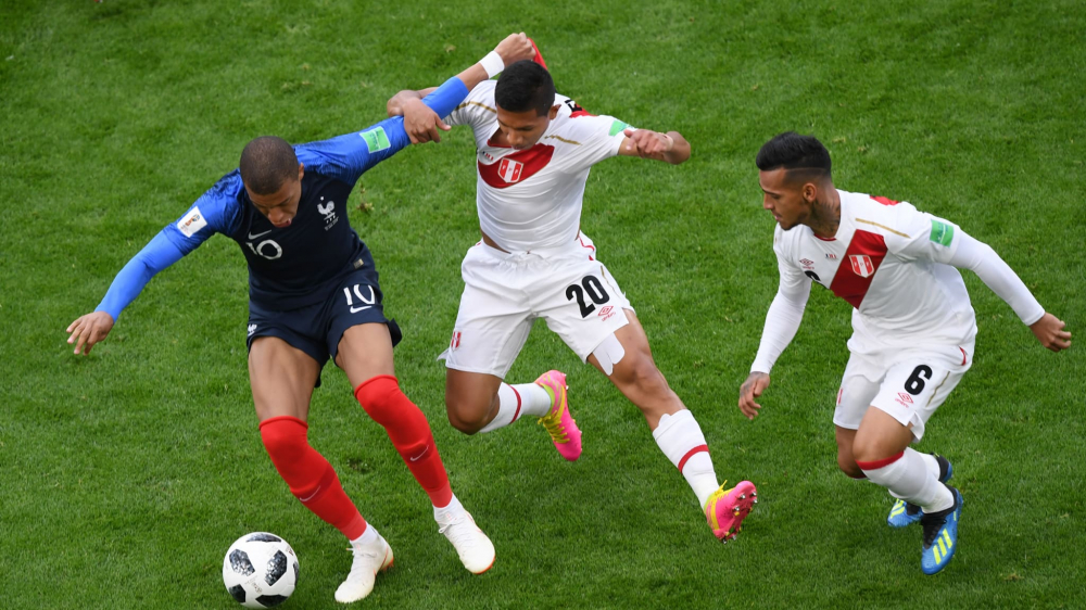 Ghi bàn ở World Cup, sao tuyển Pháp tái hiện màn ăn mừng để đời của Văn Thanh